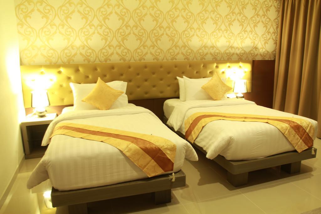 Hemingways Silk Hotel Patong Eksteriør bilde