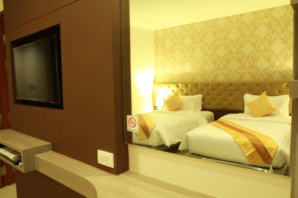 Hemingways Silk Hotel Patong Eksteriør bilde