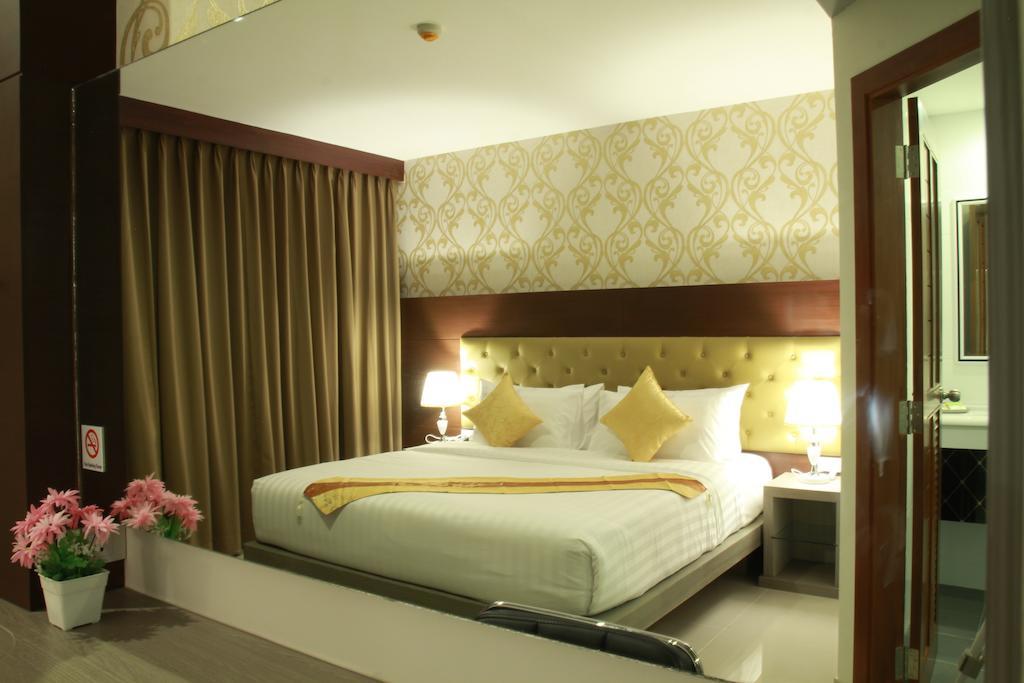 Hemingways Silk Hotel Patong Eksteriør bilde