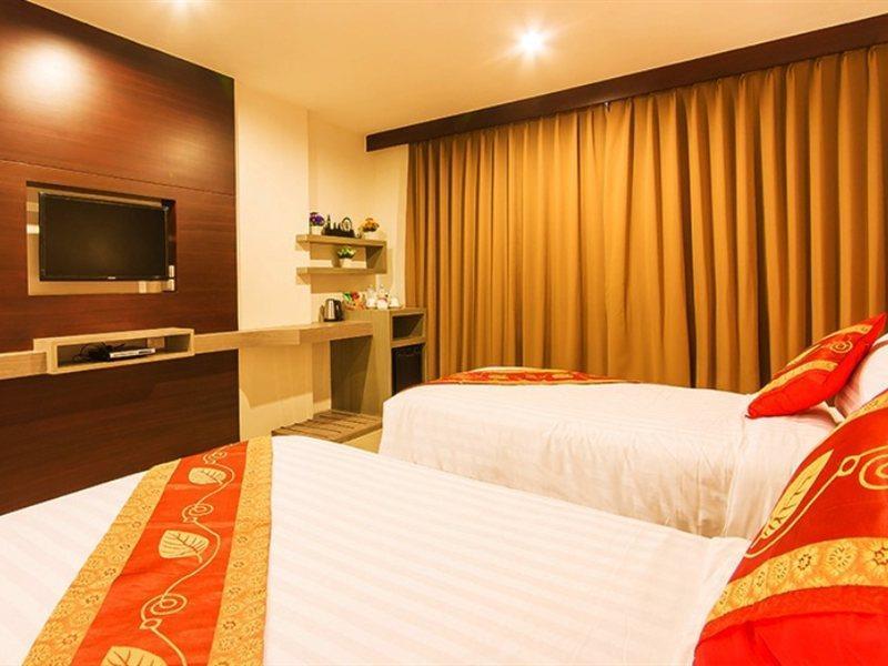 Hemingways Silk Hotel Patong Eksteriør bilde