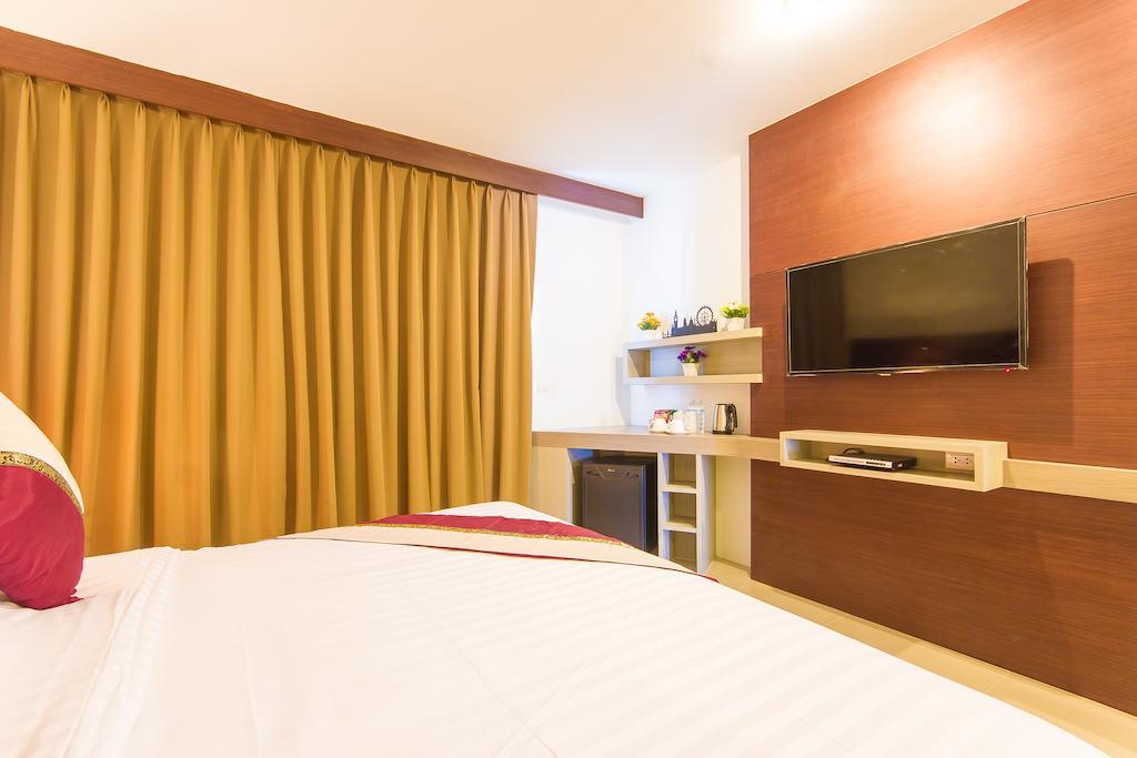 Hemingways Silk Hotel Patong Rom bilde