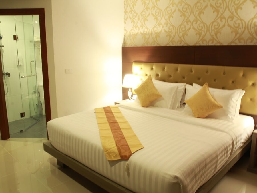 Hemingways Silk Hotel Patong Eksteriør bilde
