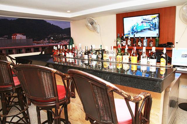 Hemingways Silk Hotel Patong Eksteriør bilde